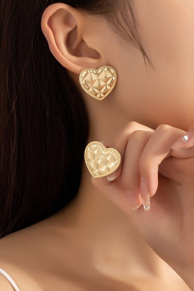 Checker heart stud earrings