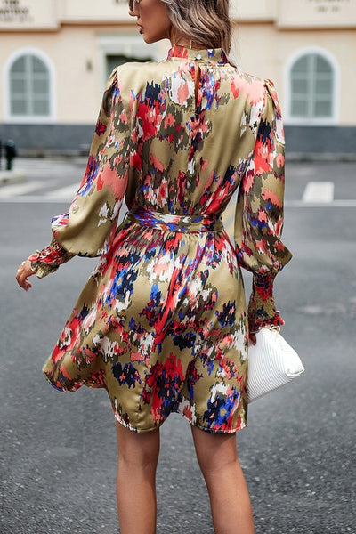 Vestido artístico con lazo floral en la cintura