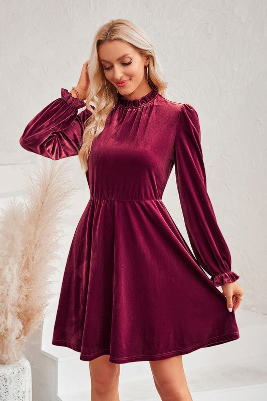 Turtleneck velvet solid color waist dress Turtleneck velvet solid color waist dress