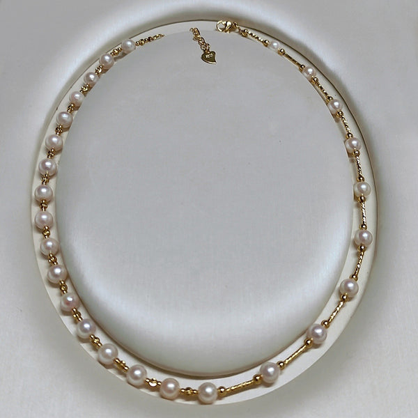 Collar de hilo de perlas Laila Akoya